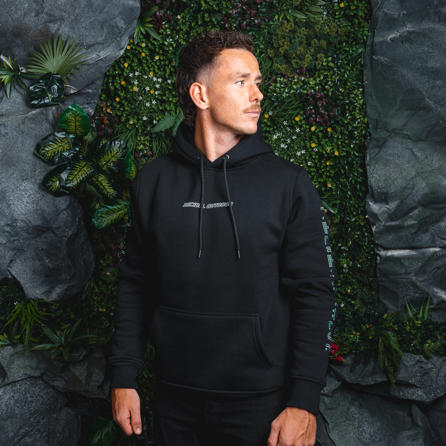 27. Hooded Sweater Zigzag black image