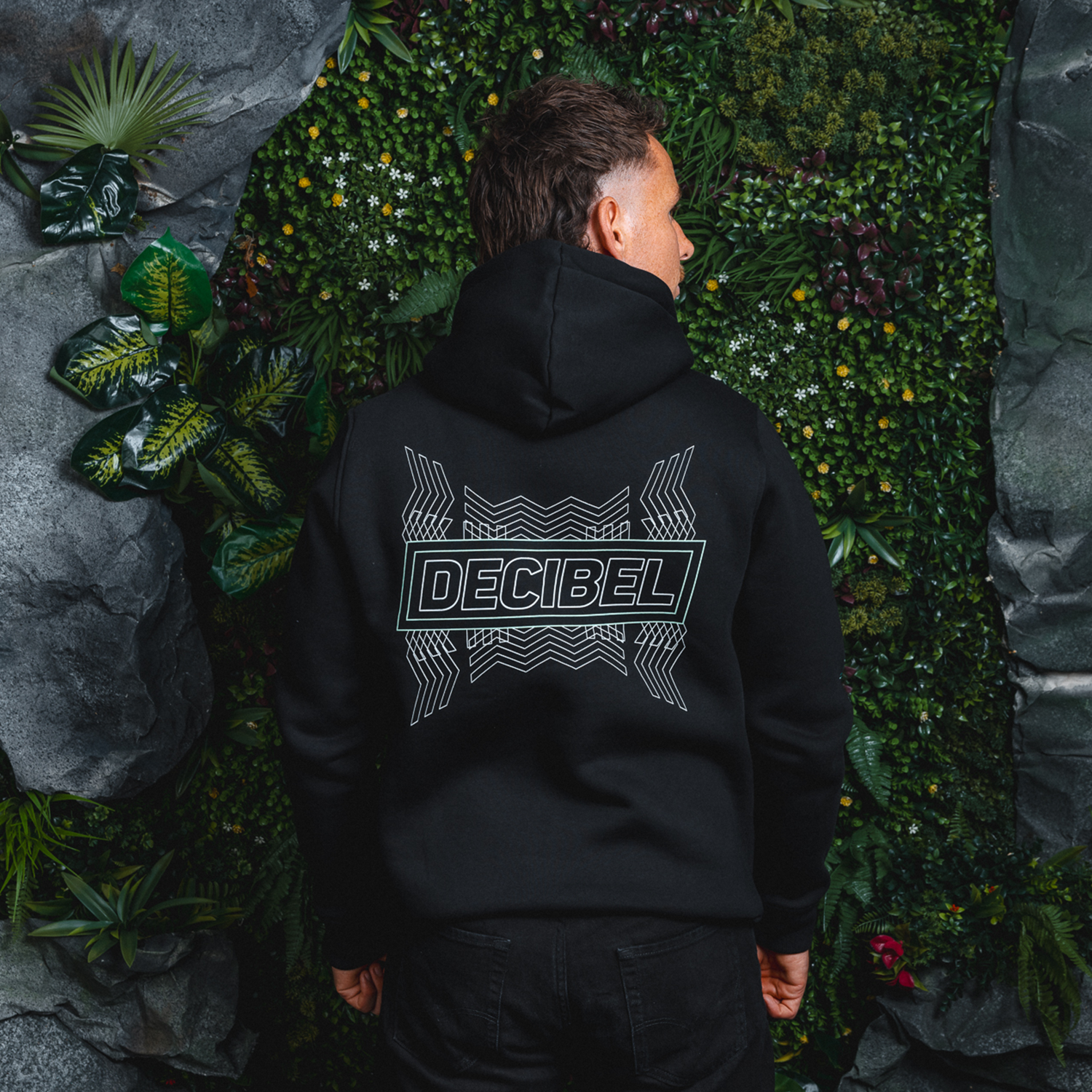 27. Hooded Sweater Zigzag black image