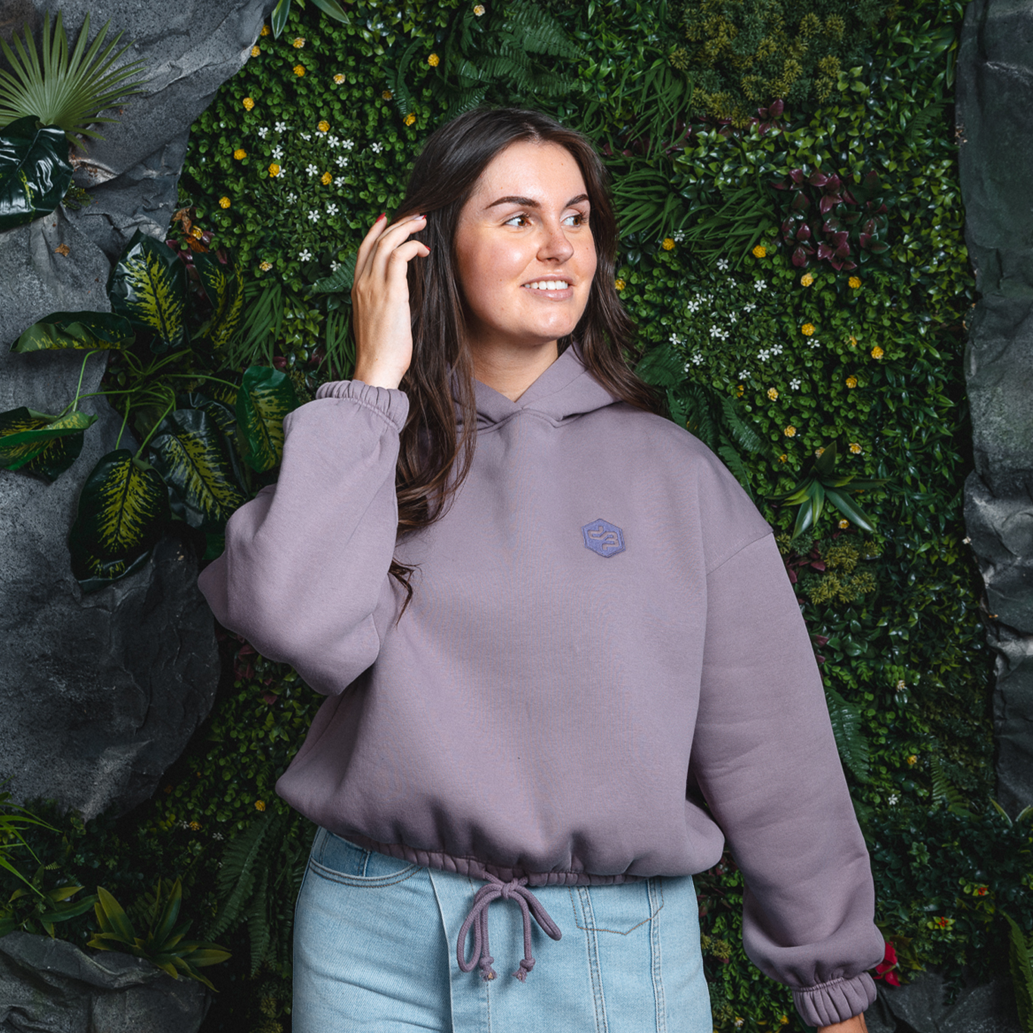 43. Hooded Sweater Mauve cropped fit image