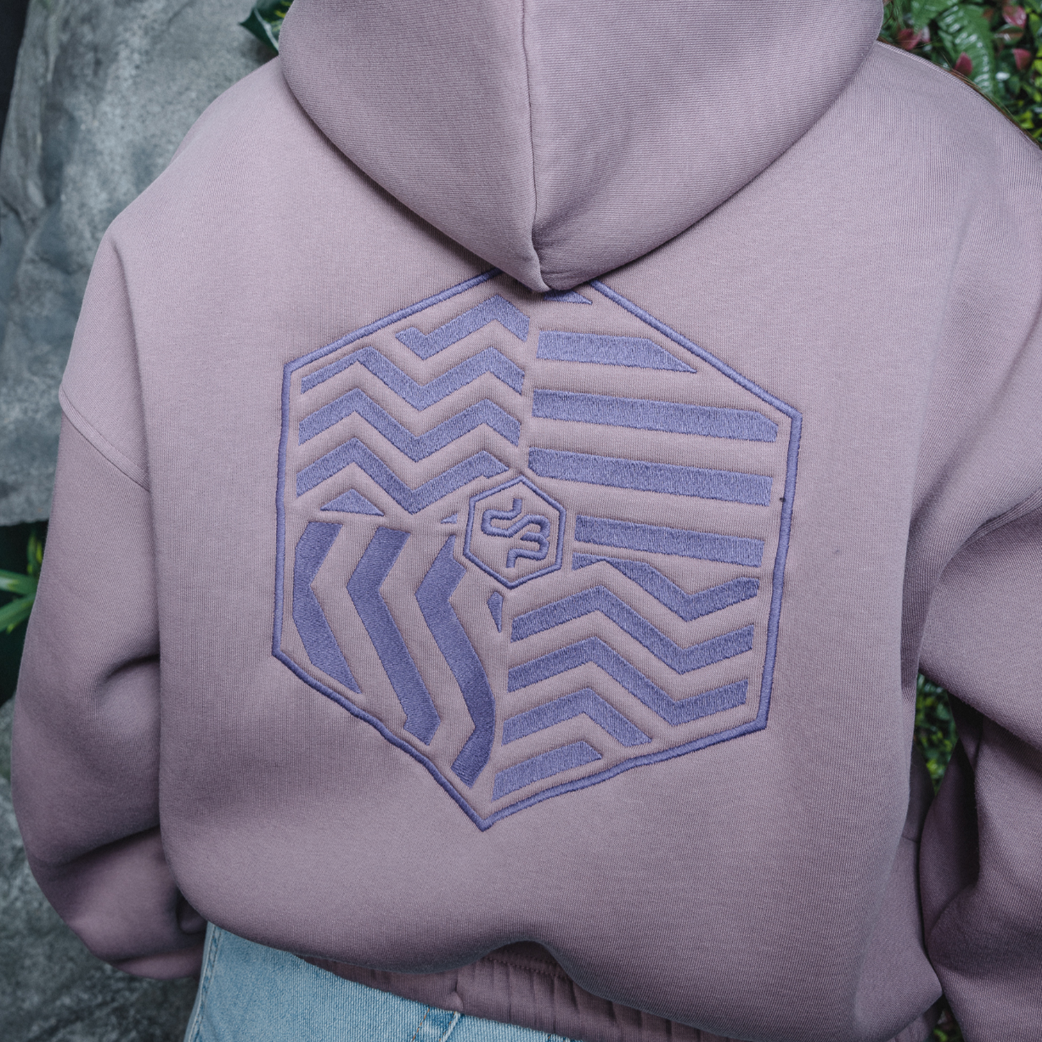 43. Hooded Sweater Mauve cropped fit image