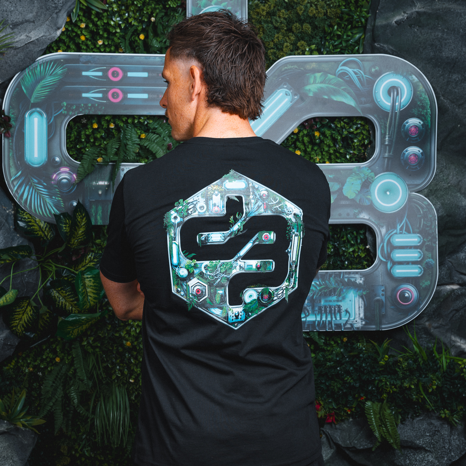 02. T-shirt Theme black image